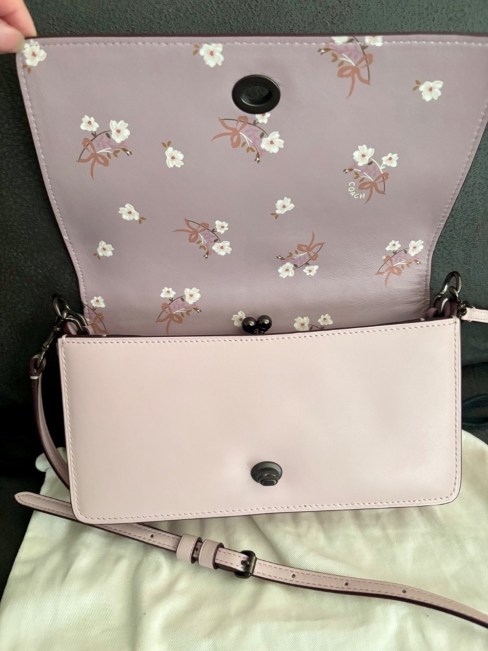 Coach light pink Dinky floral - Picture 3 of 6